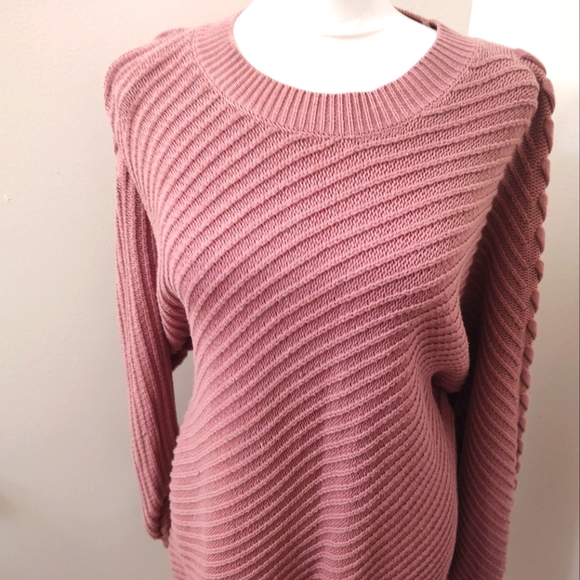 Vera Wang Sweaters - SIMPLY VERA Vera Wang Sweater SZ LG